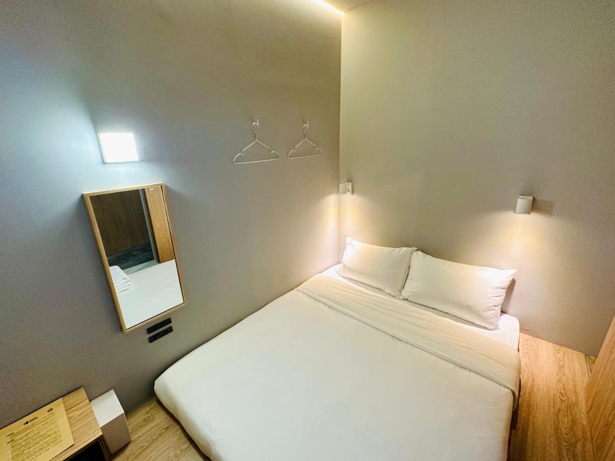 Kw2 Hostel Kaohsiung Luaran gambar